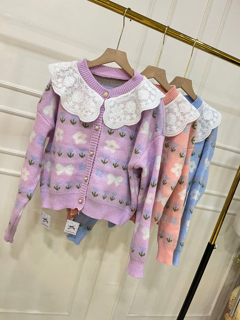 Winter Printed Lacey Collar Sweater